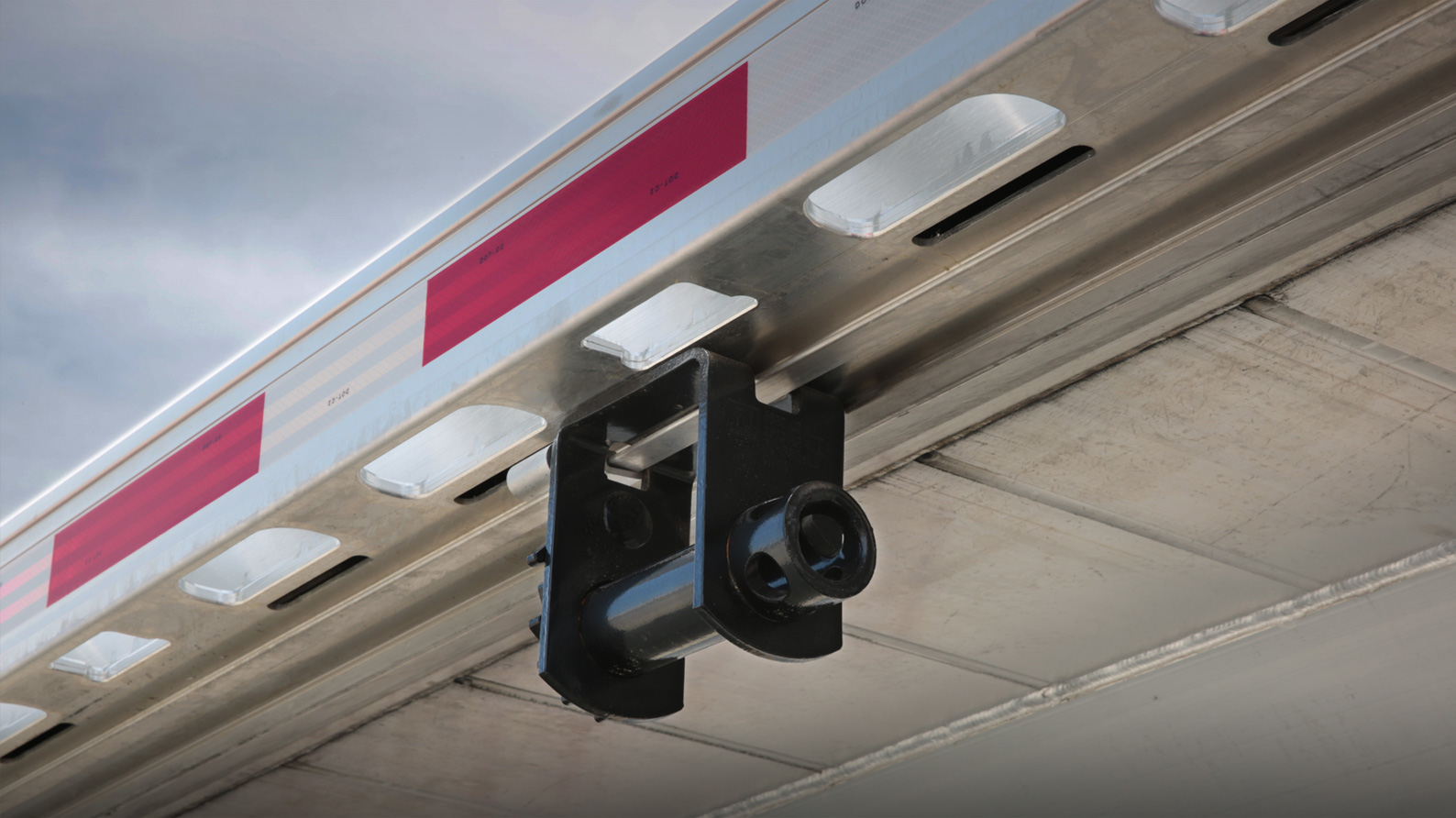 DOUBLE L, SLIDING, WEB WINCH Equipment Supply of Cincinnati